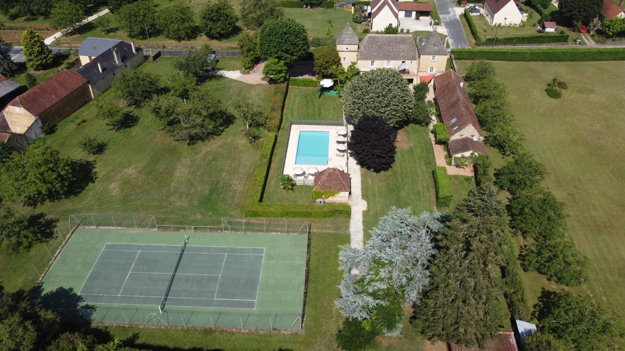 Hotel Domaine Jolidetour Climatise, Piscine Et Tennis Prives Saint-Crépin-et-Carlucet Exterior foto