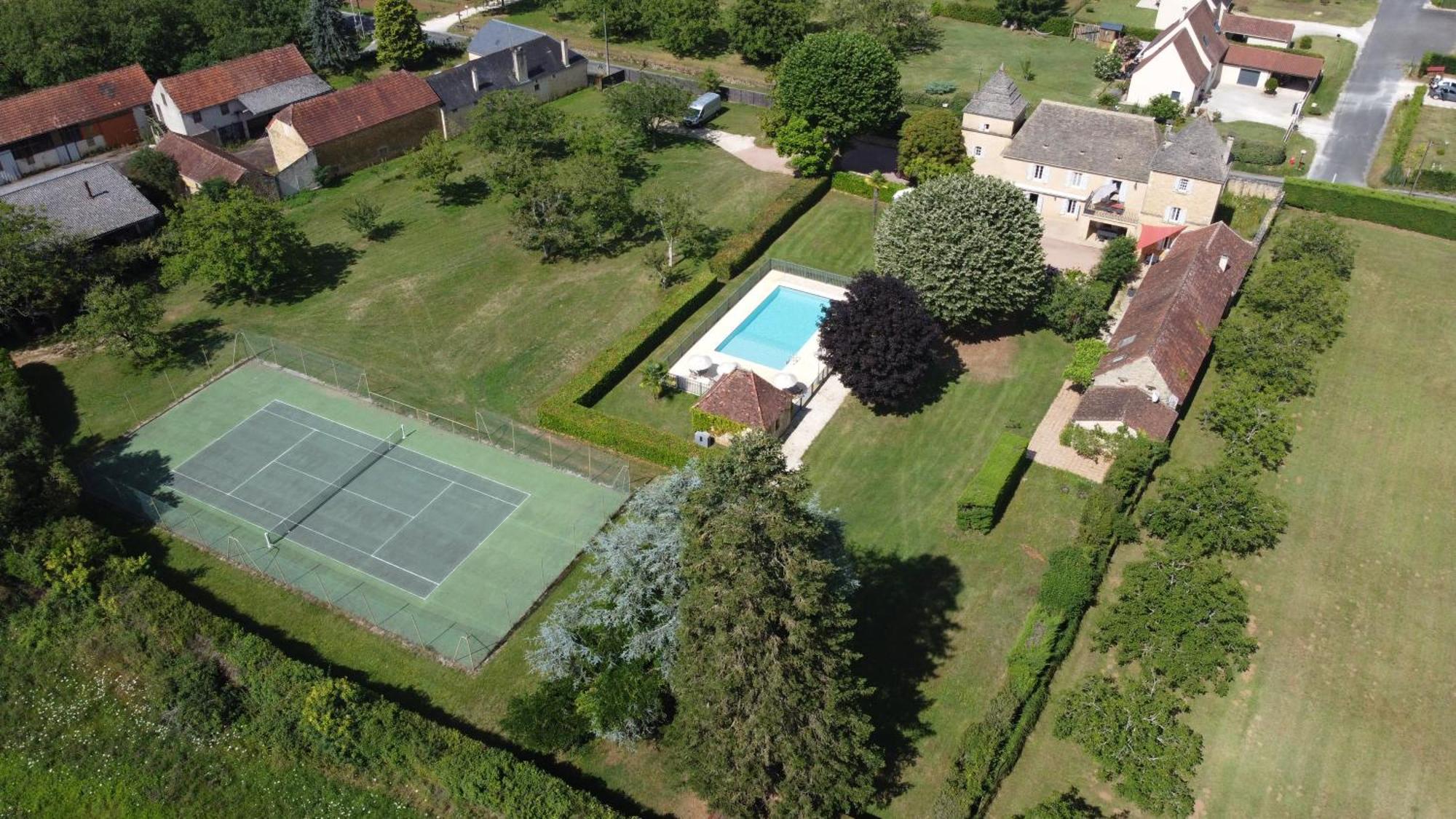 Hotel Domaine Jolidetour Climatise, Piscine Et Tennis Prives Saint-Crépin-et-Carlucet Exterior foto