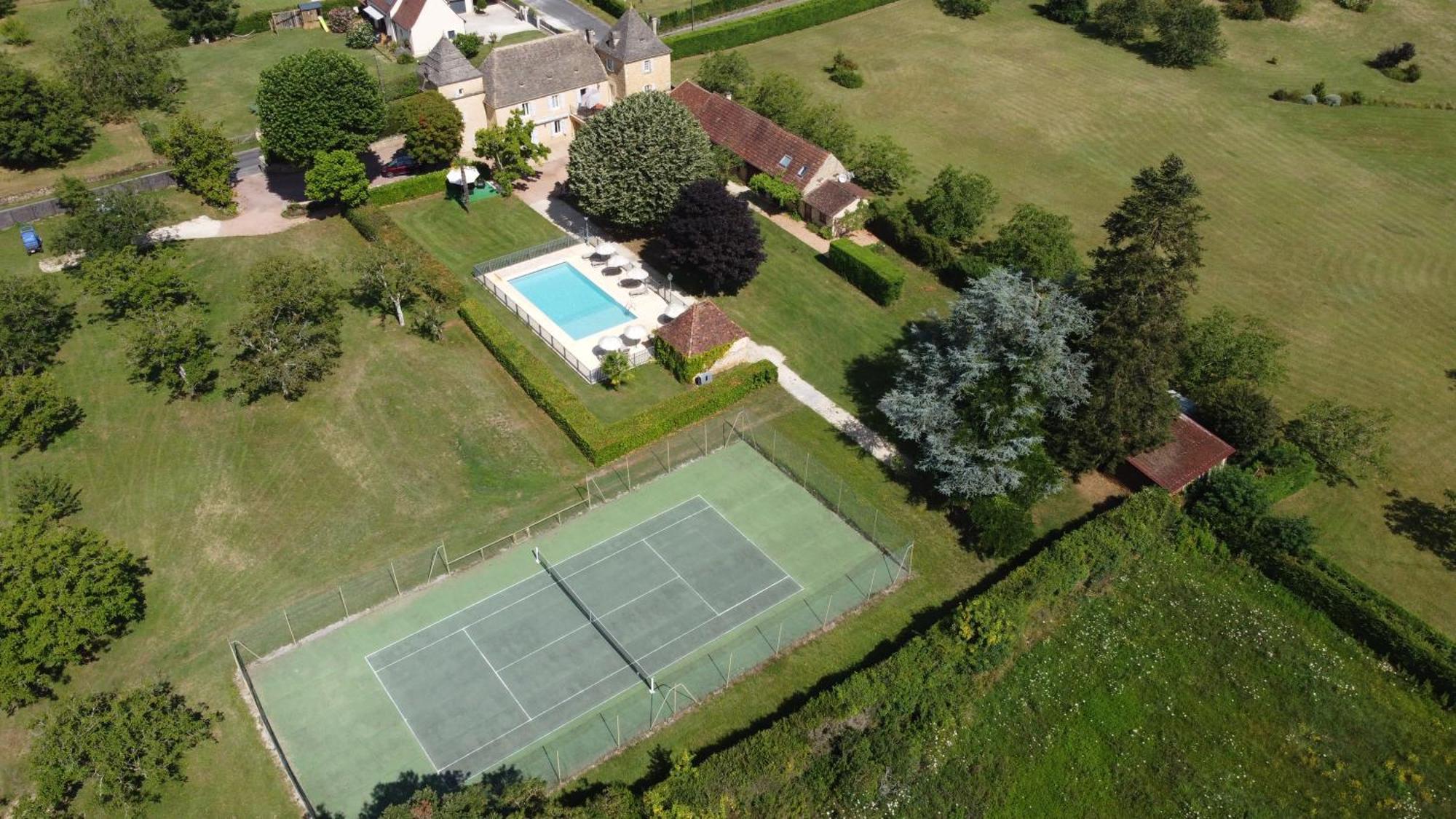 Hotel Domaine Jolidetour Climatise, Piscine Et Tennis Prives Saint-Crépin-et-Carlucet Exterior foto